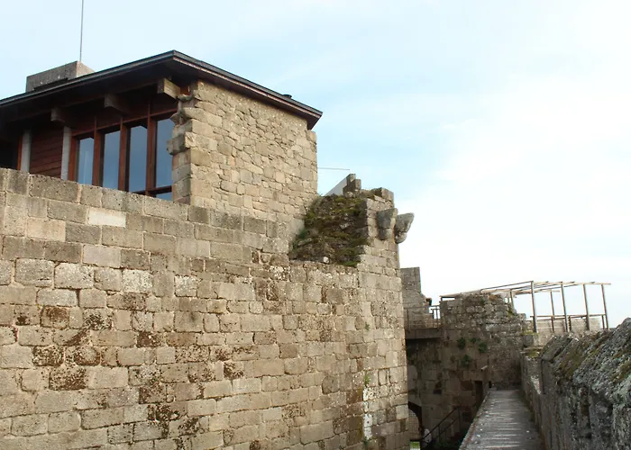 Monumento Castelo De 3*