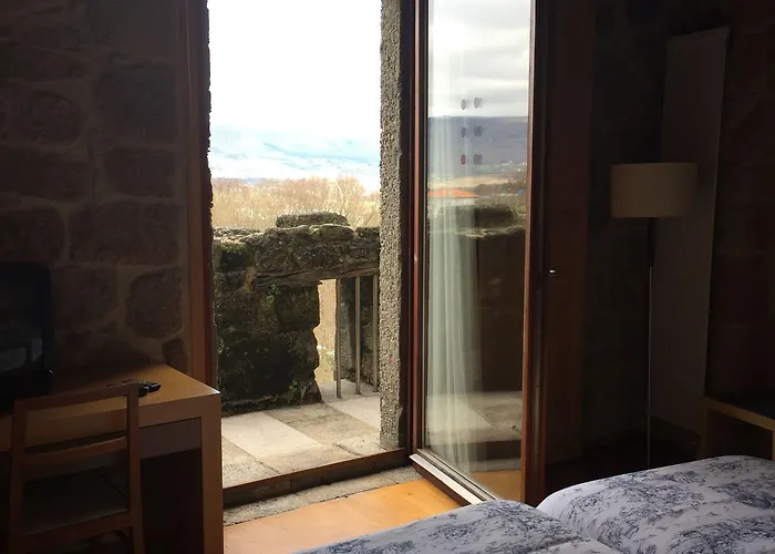 Monumento Castelo De Maceda